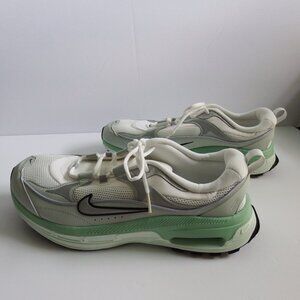 NWT NIKE Womens Air Max Bliss Athletic Shoes DH5128-103 Size 12